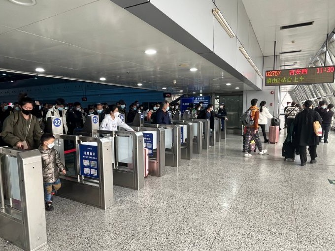 深圳福田口岸东莞东预约车接送